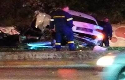 Νίκαια- Απίστευτο τροχαίο: Αυτοκίνητο έπεσε από αερογέφυρα και σκότωσε οδηγό