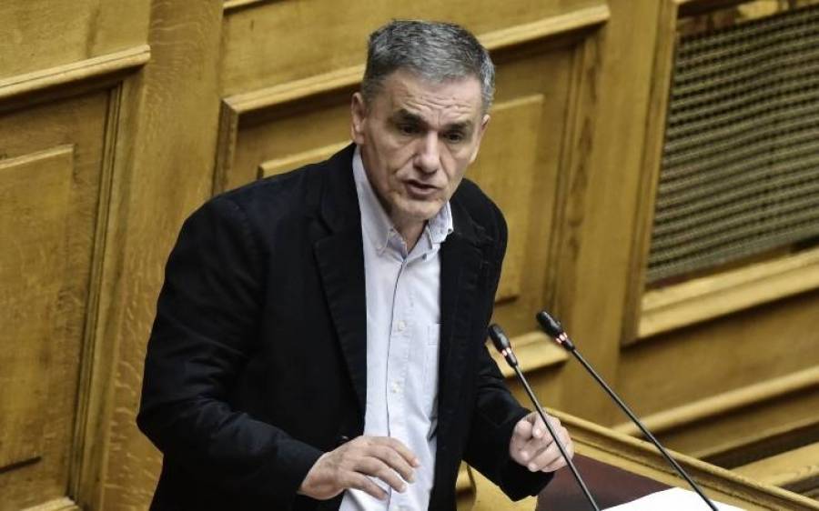 Από την Σκάρλετ στο ρεμπέτικο…