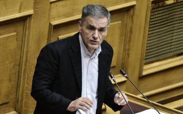 Από την Σκάρλετ στο ρεμπέτικο…