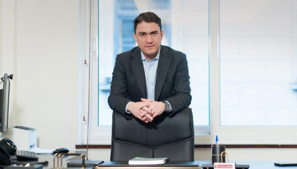 Τσουκαλάς: Ποιο είναι το περιεχόμενο και τα ανταλλάγματα της αδιαφανούς «συμφωνίας κυρίων» με τις ακτοπλοϊκές επιχειρήσεις;