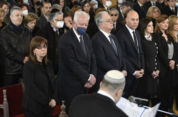 Πλήθος κόσμου στην κηδεία του Μωυσή Ελισάφ- Παρουσία Σακελλαροπούλου