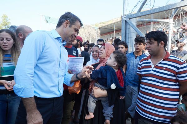 Μητσοτάκης από Σάμο: Εκκωφαντική η αποτυχία της κυβέρνησης στο προσφυγικό