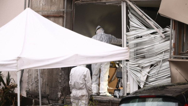 Ισχυρή έκρηξη στον Εύοσμο: Επαγγελματικό χτύπημα «βλέπει» η ΕΛΑΣ