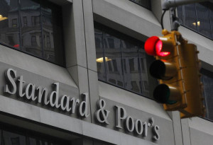 S&P για Ελλάδα: Επιβεβαίωσε το BB+ και το σταθερό outlook