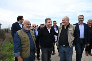 Ανδρουλάκης προς αγρότες: Σας χρωστούν για φέτος €500 εκατ. επειδή η «γαλάζια» συμμορία κατάκλεψε τον ΟΠΕΚΕΠΕ