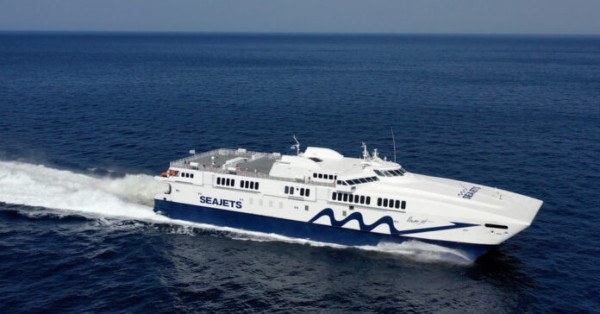 «Power Jet»: Μηχανική βλάβη στο Ηρακλείο- Απαγορεύτηκε ο απόπλους
