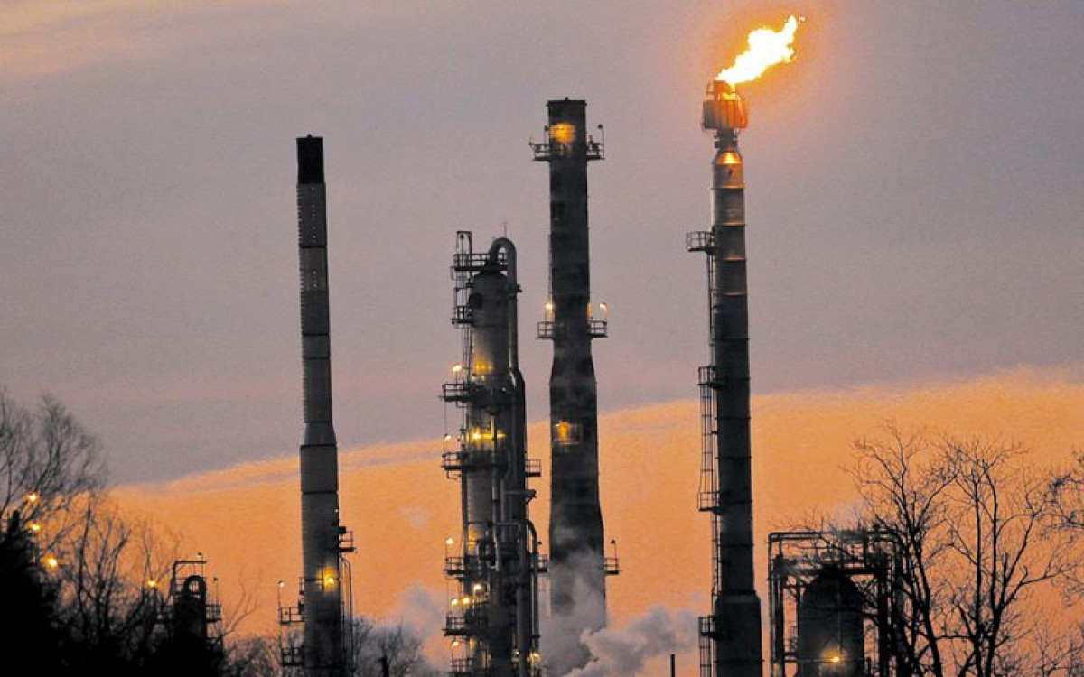 Σε πτωτική τροχιά το πετρέλαιο- Συνεχίζει ανοδικά το φυσικό αέριο