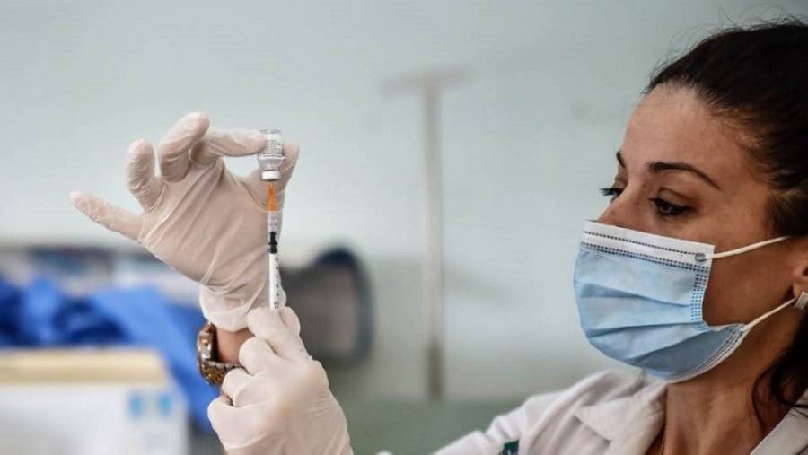 Σε αυτά τα 17 επαγγέλματα είναι υποχρεωτικός ο εμβολιασμός-Οι κυρώσεις