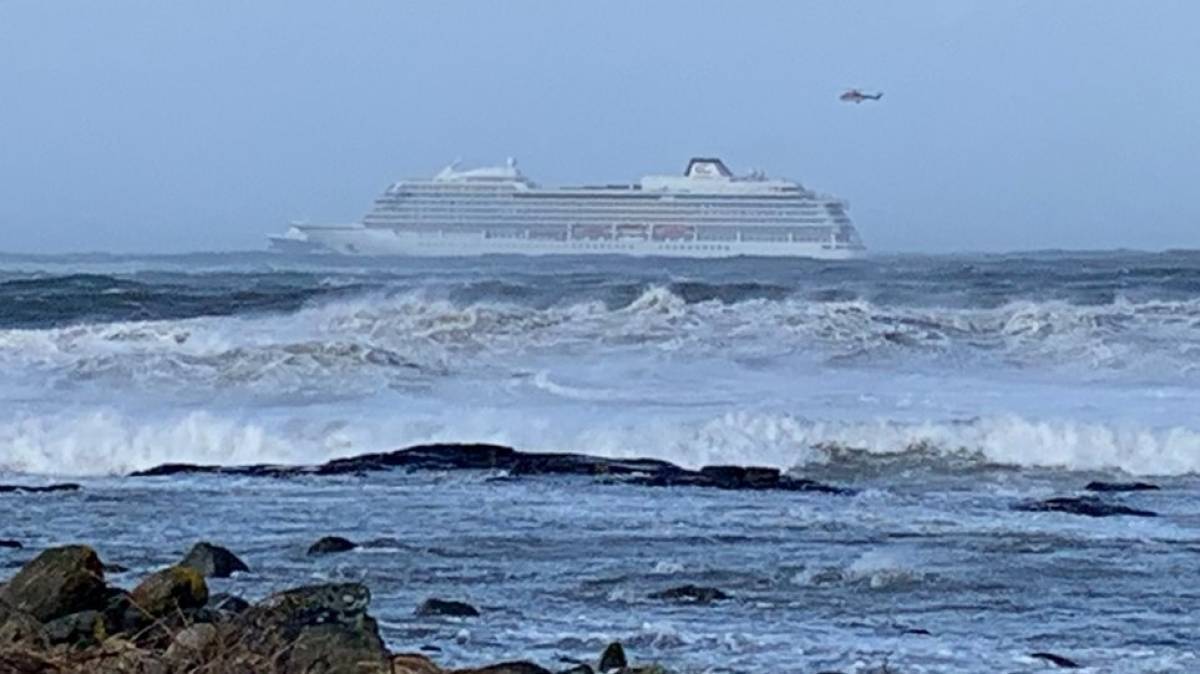 Σταμάτησε η εκκένωση-Το Viking Sky ρυμουλκείται σε ασφαλές λιμάνι