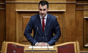 Χαρίτσης: Επτά στους δέκα Έλληνες νιώθουν φτωχοί