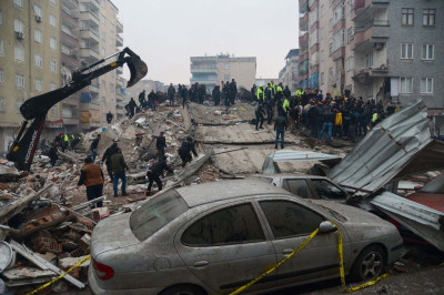 Τουρκία: Αύξηση φόρων για την ανοικοδόμηση σεισμόπληκτων περιοχών