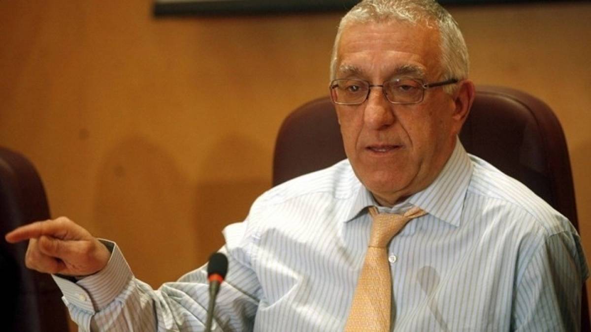 Αρνητικός ο Κακλαμάνης για δεύτερη θητεία Στουρνάρα στην ΤτΕ