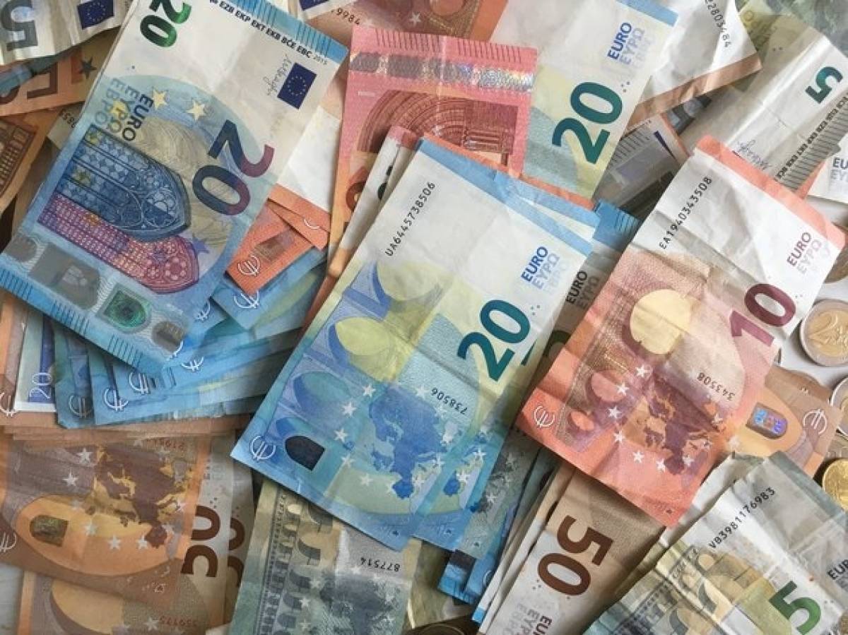Επιτυχημένη χαρακτηρίζουν οι Financial Times την έκδοση του 10ετούς