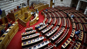 Εξεταστική για παρακολουθήσεις: Δείτε live τη συζήτηση για το πόρισμα
