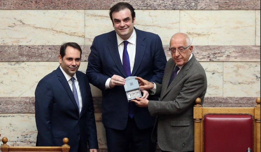 Στη Βουλή ο Προϋπολογισμός του 2026: Τα βασικά σημεία για ανάπτυξη, πλεονάσματα, φόρους και επενδύσεις