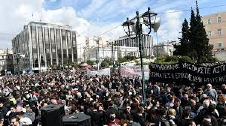 Απεργίες, πορείες και προεκλογικό τεστ αντοχής