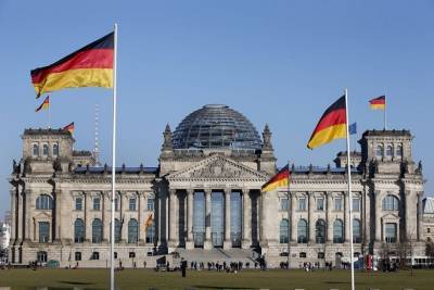 Γερμανία: Νέες δαπάνες του υπουργείου Άμυνας απασχολούν τα ΜΜΕ