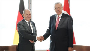 Ερντογάν προς Σολτς: Η Γερμανία να επιστρέψει στην ουδετερότητα