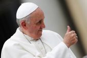 Το "αλληλέγγυο πασχαλινό δώρο" του Πάπα Φραγκίσκου σε διακόσιες φτωχές οικογένειες