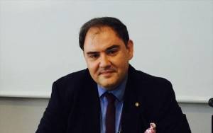 Σαρηγιάννης: «Αχίλλειος πτέρνα» τα ΜΜΜ-Νέα αύξηση διασωληνωμένων το Μάρτιο