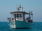 Αίγινα: Βυθίστηκε αλιευτικό μετά από σύγκρουση με υδροφόρα