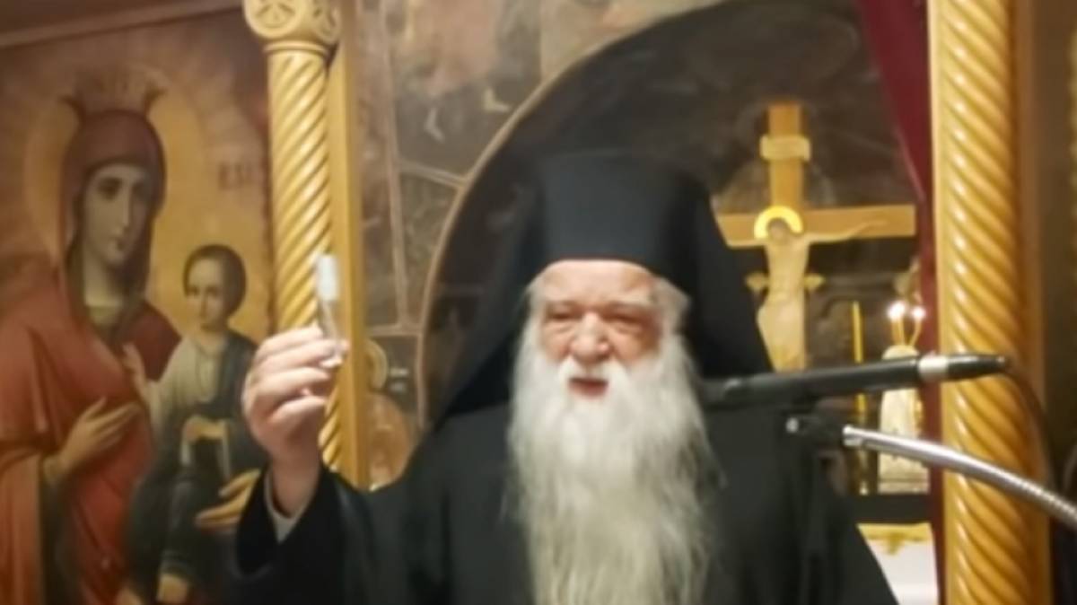 Ο Αμβρόσιος δείχνει το δρόμο... για υποχρεωτικό εμβολιασμό κληρικών