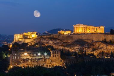 Η αβεβαιότητα δεν "τρομάζει" τον τουρισμό - Ανοδικά η Αθήνα