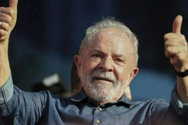 Βραζιλία: Δημοσκόπηση θέλει τον Λούλα «φαβορί» για τις προεδρικές εκλογές του 2026