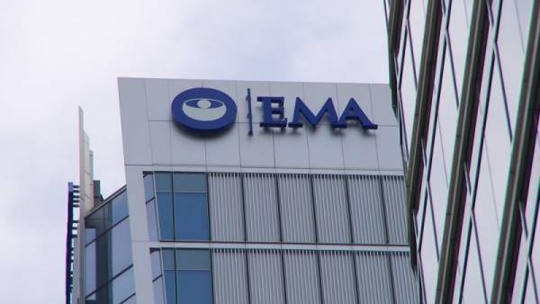 EMA: Δεν γνωρίζουμε αν απαιτείται προσαρμοσμένο εμβόλιο για την Όμικρον