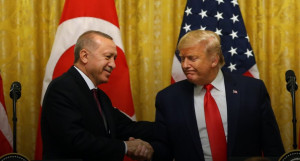 Bloomberg: Ο Ερντογάν θα συναντηθεί με τον Τραμπ στη Σύνοδο του ΝΑΤΟ