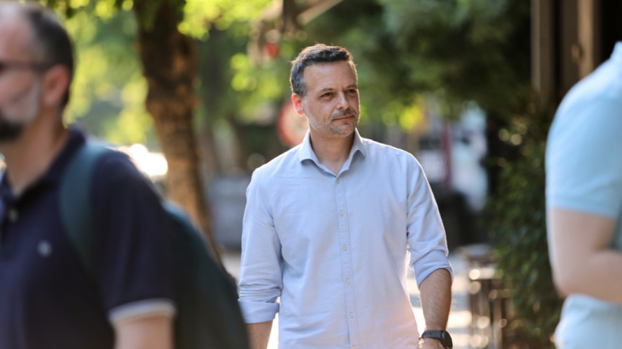Δούκας: Να σταματήσουν οι εργασίες κοπής δέντρων στα Εξάρχεια