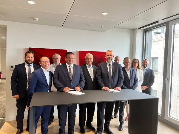 Η Sunlight Group εξαγόρασε το 51% της A. Müller GmbH