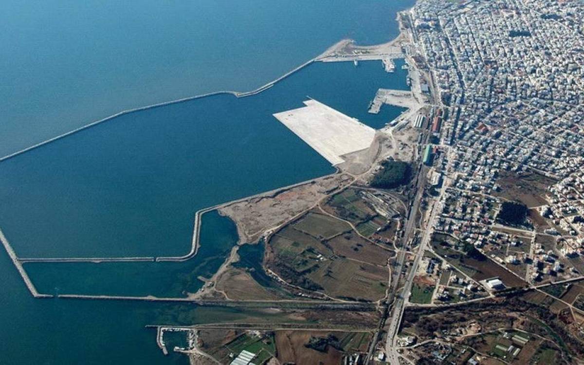 Στην Αλεξανδρούπολη πλοίο για φιλοξενία αστυνομικών που επιχειρούν στον Έβρο
