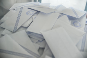 Τάσεις MRB: Το 74,5% «βλέπει» πολιτικές ευθύνες στην υπόθεση του ΟΠΕΚΕΠΕ