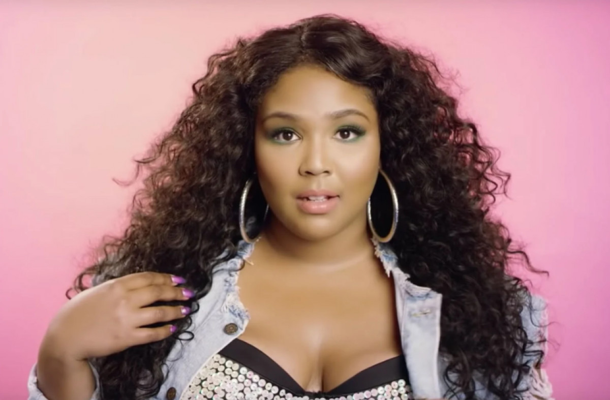 Lizzo: Ζητά «συγγνώμη» και αφαιρεί προσβλητική λέξη για τα ΑμεΑ από το νέο τραγούδι της