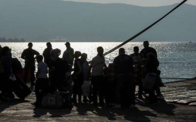 Μεταφορά 2.380 αιτούντων ασύλου από τα νησιά στην ενδοχώρα