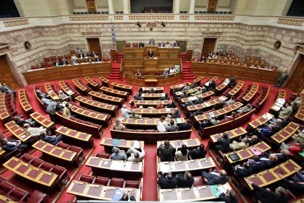 Iskra: Κοινοβουλευτικές πονηριές εν’ όψει της ψηφοφορίας της Τετάρτης