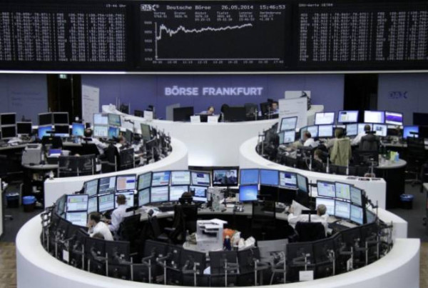 Πιέσεις εξ Αμερικής στα ευρωπαϊκά χρηματιστήρια