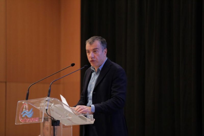 Θεοδωράκης: Το πόρισμα για την τράπεζα Αττικής να δοθεί στη Βουλή