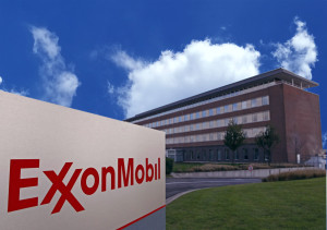 ExxonMobil: Διπλασιάζει το προσωπικό της στο Λονδίνο προκειμένου να ανταγωνιστεί Shell και BP