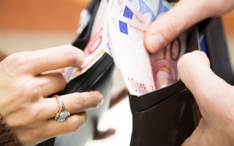 Κυκλώματα επιδομάτων στη Λειβαδιά: "Δανεικά" παιδιά για να γίνουν πολύτεκνες οι οικογένειες