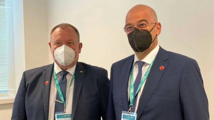 Συνάντηση Δένδια με τον ασκούντα χρέη πρωθυπουργού-ΥΠΕΞ της Μολδαβίας