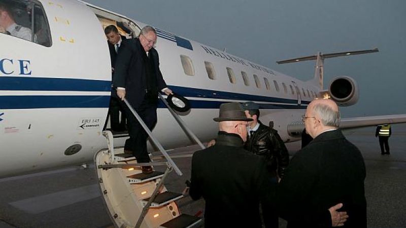 Ιστορική προσγείωση Νίκου Κοτζιά στο αεροδρόμιο των Σκοπίων