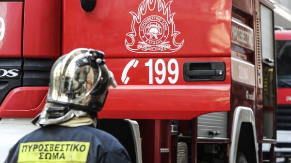 Ηράκλειο Κρήτης: Φορτηγό τυλίχθηκε στις φλόγες