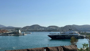 «Έδεσε» το πρώτο σκάφος στην ανανεωμένη Astir Marina