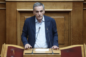 Τσακαλώτος: Ισότητα στη δυνατότητα συμμετοχής στη ζωή, πέρα από επιδόματα