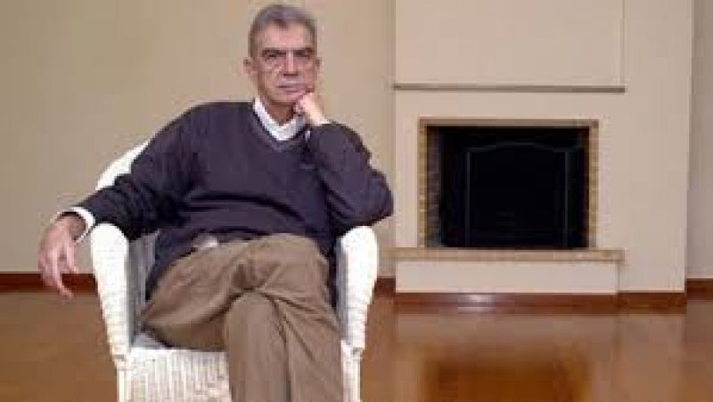Παραδόθηκε ο καταζητούμενος για τη δολοφονία του Μένη Κουμανταρέα