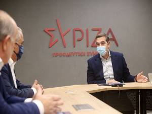 Τσίπρας: Στρατηγική της κυβέρνησης το «συγχωνεύσεις ή λουκέτο» στις ΜμΕ