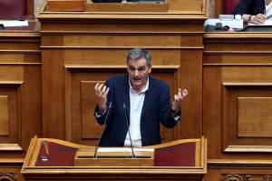 Τσακαλώτος: Κάναμε πλειστηριασμούς, αλλά όχι πρώτης κατοικίας