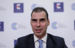 Θεμιστοκλέους: 1/10 ανθρώπους που έχει το μικρόβιο μηνιγγίτιδας είναι ασυμπτωματικός